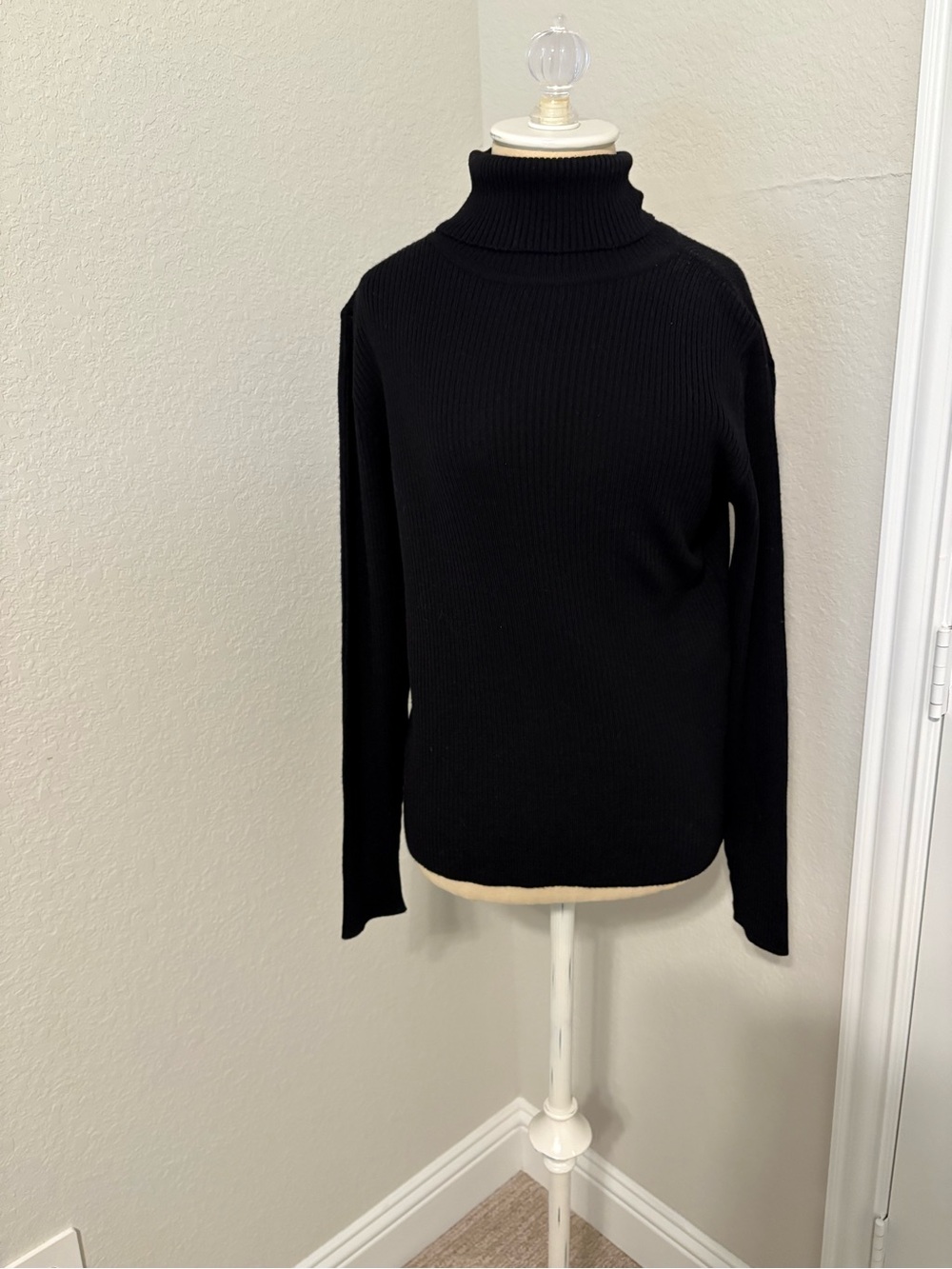 Andrea Jovine Black Ribbed Turtleneck Sweater